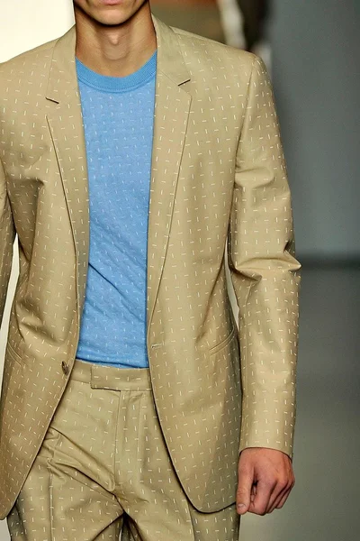 Look 19